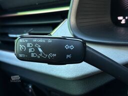 SKODA 1.0TSi DSG TOP & Selection KAMERA+PDC V/H LM17