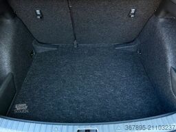 SKODA 1.0TSi DSG TOP & Selection KAMERA+PDC V/H LM17