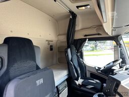 Mercedes-Benz Actros 1851