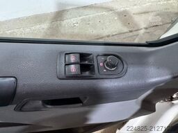 VOLKSWAGEN T5 1,9 TDI CARAVELLE 9 SITZER KLIMA EURO4