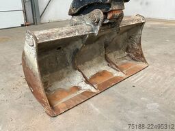 JCB JS 131 LC