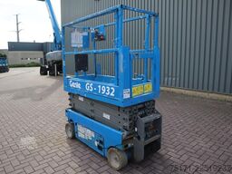 Genie GS1932 Electric, Working Height 7.8 m, 227kg Capac
