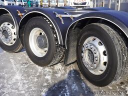 Mercedes-Benz Antos 3240 8×2 / Typhoon L170Z3 crane