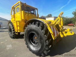 Kirovets K700A V8