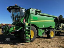 John Deere T660i