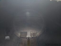 SCHMITZ CARGOBULL Tankchassis mit Tankcontainer, 424.676 KM