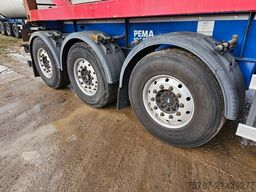 SCHMITZ CARGOBULL Tankchassis mit Tankcontainer, 424.676 KM