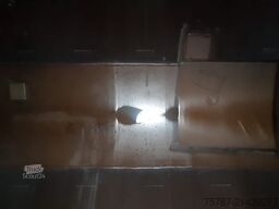 SCHMITZ CARGOBULL Tankchassis mit Tankcontainer, 424.676 KM