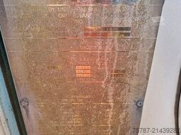 VAN HOOL Tankchassis + Tankcontainer,363.054 Km