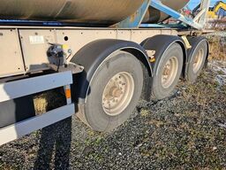 VAN HOOL Tankchassis + Tankcontainer,363.054 Km