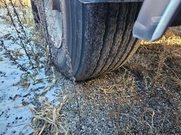 VAN HOOL Tankchassis + Tankcontainer,363.054 Km