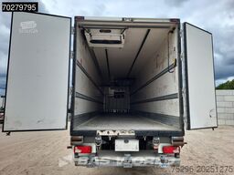 Lamberet SR2B-5T8-1B 3 axles Thermo King Ladebordwand Do...