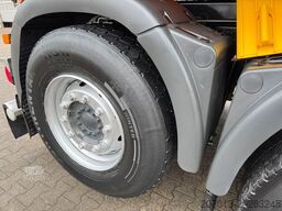 MAN TGS 28.400 6x4-4 Kipper Kran Palfinger PK9002