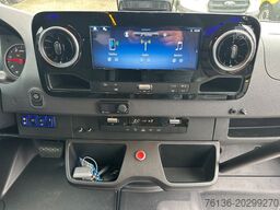 MERCEDES-BENZ Sprinter 519 4x4 22 Sitzer Klima AHK VIP