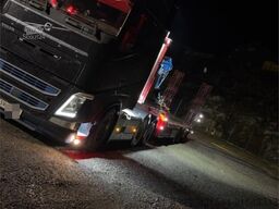 Volvo FH 6x2 tractor unit with ADR approval