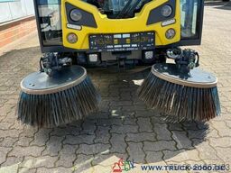 Johnston Bucher Johnston Sweeper CX202 mit EURO 6 Klima
