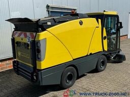 Johnston Bucher Johnston Sweeper CX202 mit EURO 6 Klima