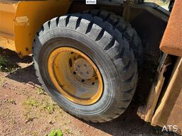 Volvo EW160B Wheel excavator w/ tilt and bucket