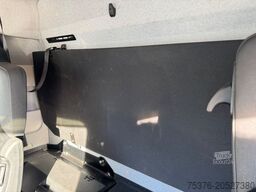 MERCEDES-BENZ ACTROS 2540 CARRIER SUPRA 550