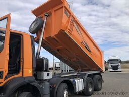 IVECO Trakker 450