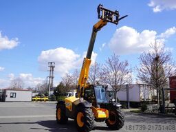 JCB 526-56 AGRI Plus / 5.6 m / joystick