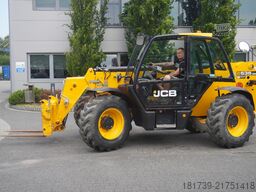 JCB 535-95 / 3.5 T / range 9.5 m / joystick