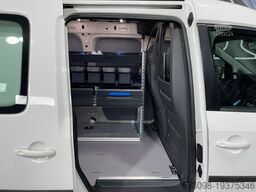 VOLKSWAGEN CADDY MAXI REGALS. TEMP. 4MOTION DACHTRÄ. KLIMA
