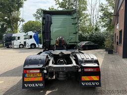 Volvo FM 370 Globetrotter XL Xenon Side skirts NL Truck