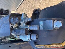 New Holland L220 schranklader - 4x4 - brandschade, motor ok...