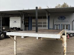 Krone Plattform 7,45m mit Steckrungen mittig