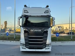 SCANIA 590S V8