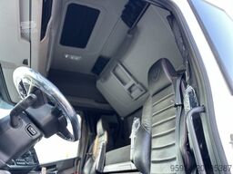 SCANIA 590S V8