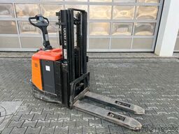 Toyota SPE 125 L / nur 382h ! / Hochhubwagen / 3.350mm