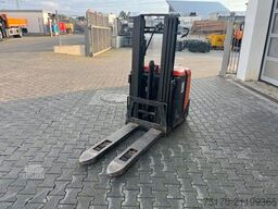 Toyota SPE 125 L / nur 382h ! / Hochhubwagen / 3.350mm