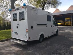MERCEDES-BENZ RTW / Tierrettung / Tierarzt / OP