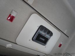 Renault D19 Wide Glob / 7.8 m NEW tow truck