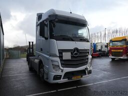 Mercedes-Benz Actros 1942 tractor unit with broken engine