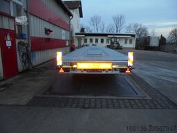 Fliegl Plateauauflieger zum Fahrzeugtransport