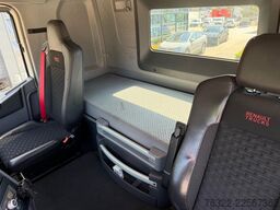 Renault T 440 SLEEPER CAB 13L E6