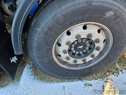 SCHMITZ CARGOBULL Tankcontainer Chassis+Tankcontainer  Schwallwand