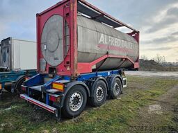 SCHMITZ CARGOBULL Tankchassis mit Tankcontainer, 375.678 Km