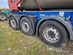 SCHMITZ CARGOBULL Tankchassis mit Tankcontainer, 375.678 Km