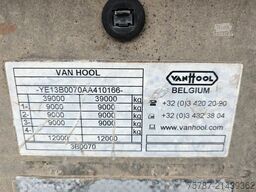 VAN HOOL Tankchassis + Tankcontainer