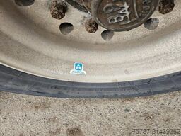 VAN HOOL Tankchassis + Tankcontainer