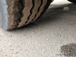 VAN HOOL Tankchassis + Tankcontainer