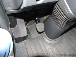 Mercedes-Benz Axor 1829 + CARRIER SUPRA 950 + LIFT + ATP + EU...