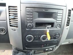 MERCEDES-BENZ 316 CDI Sprinter 4x2, Klima, Bott-Regale, AHK