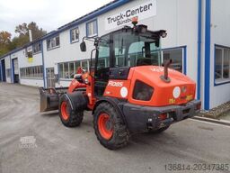 KUBOTA R085 SW + Klappschaufel + Gabeln