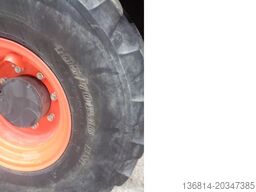 KUBOTA R085 SW + Klappschaufel + Gabeln