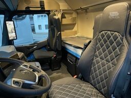 Mercedes-Benz 963-4-D (GigaSpace)